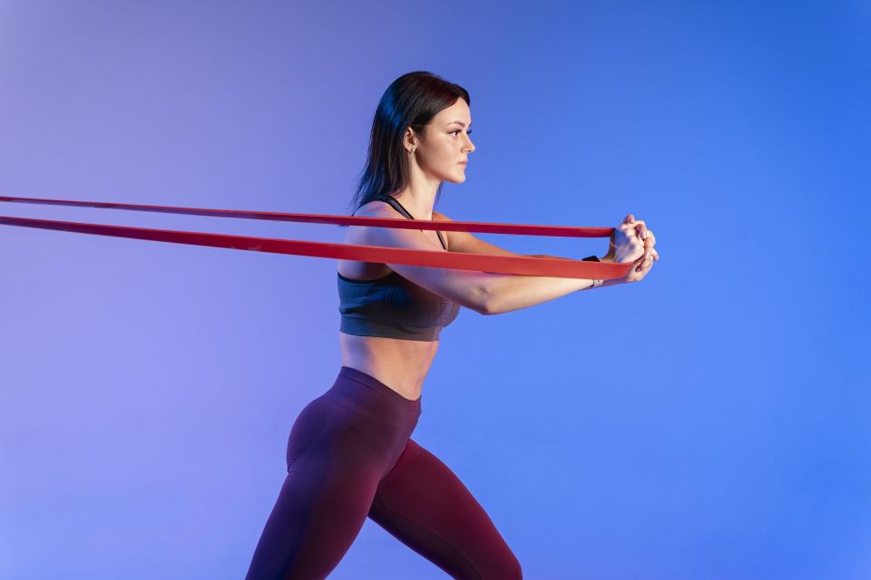 5 ejercicios con bandas elásticas que no te puedes perder
