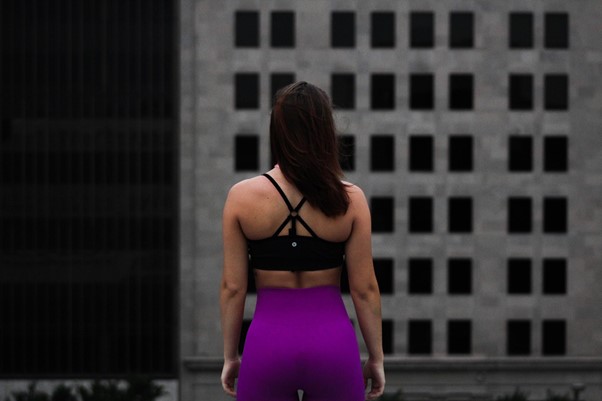 Cómo elegir unos leggins para hacer deporte: 7 cosas que debes tener en  cuenta - Blog Oficial de Idawen - Moda Athleisure